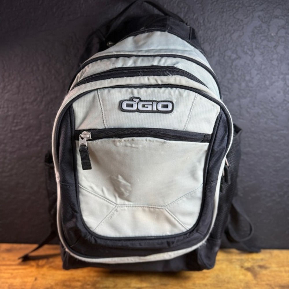 OGIO Metro Grey Black Nylon Padded Laptop Backpack Mens Womens OS